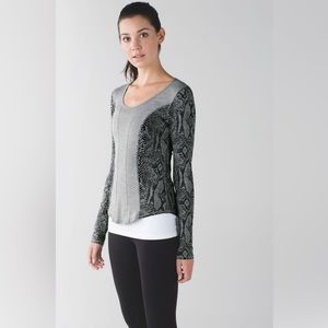 Lululemon Between The Lines Long Sleeve - Heathered Medium Grey / Desert Snake